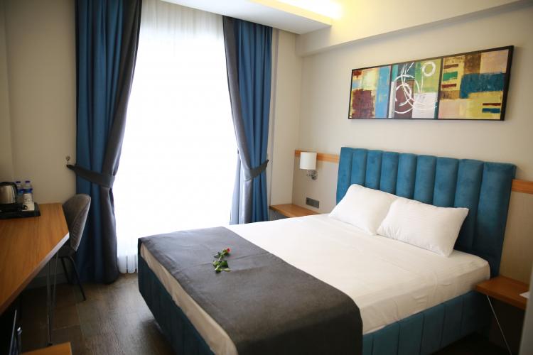 İzmir Otel İzmir Konaklama İzmir Hotel İzmir  Tatil Konaklama Mithras Hotel & Cafe Şehir Oteli Kordon Kıbrıs Şehitleri Liman Alsancak Gar Mithras Otel